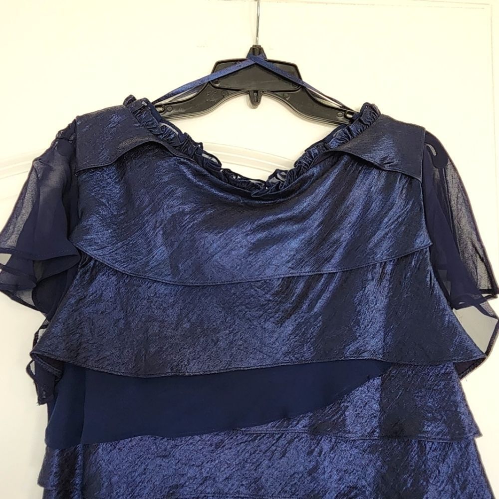 S‎ L fashions Ruffled Dress - Picture 5 of 6